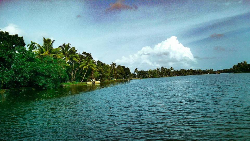 Sea Breeze Beach Home Alappuzha 외부 사진