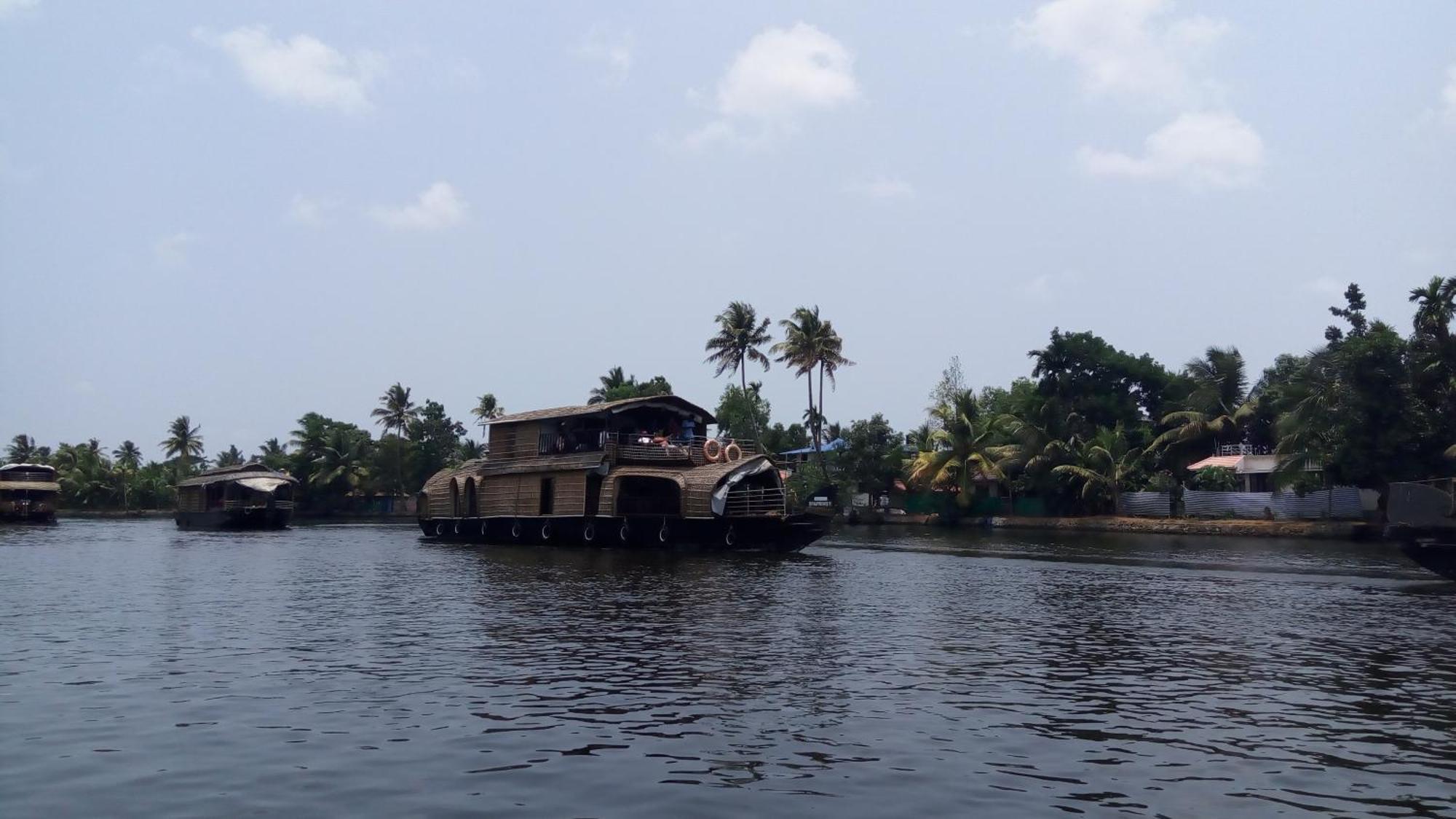 Sea Breeze Beach Home Alappuzha 외부 사진